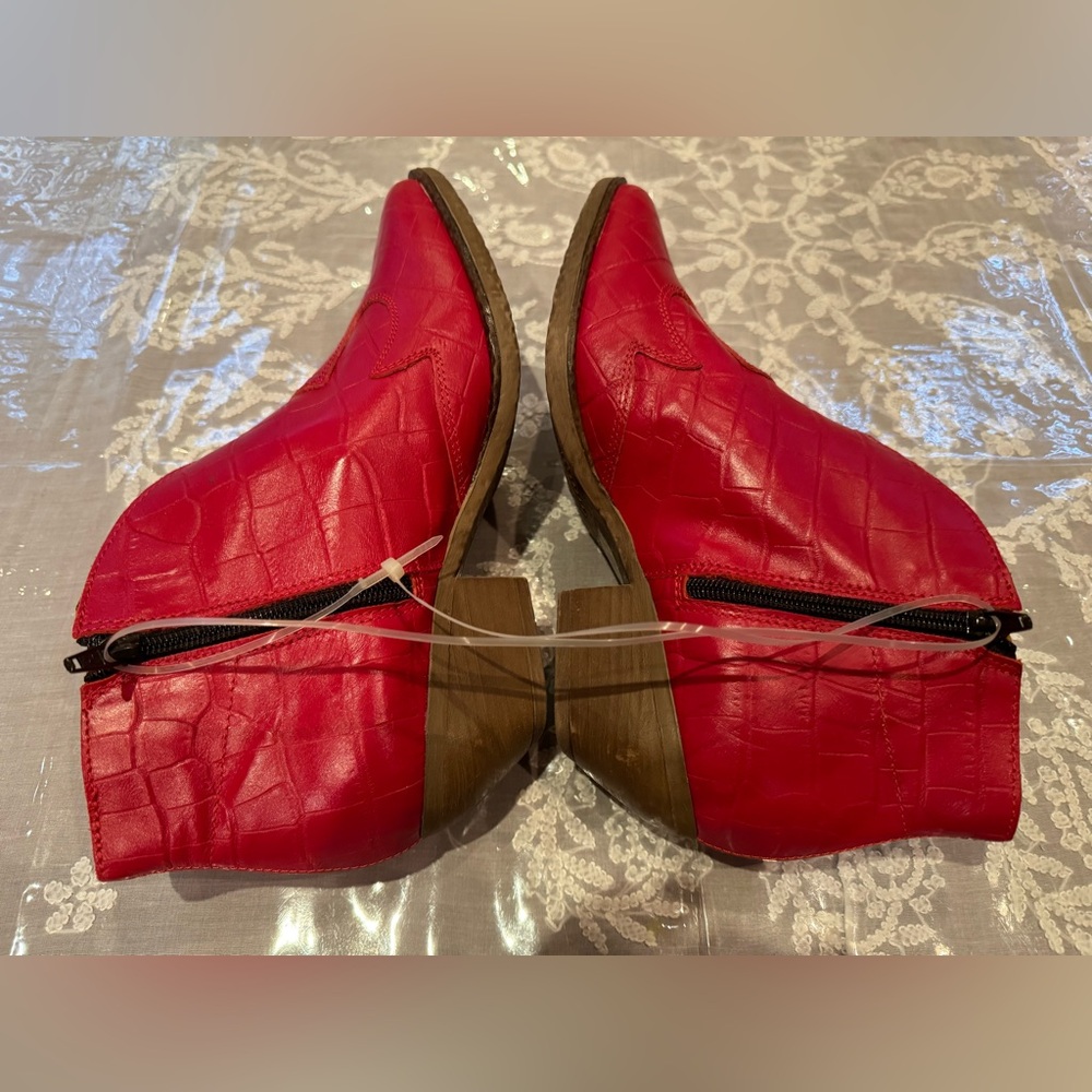 NWT GABRIELLA MADE IN ITALY RED LEATHER CROC EMBOSSED BOOTIES. SIZE: 38 - Picture 6 of 15